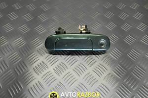 Ручка передняя левая наружной BJ3G5941046, CB0459410B92 на Mazda 323 BJ, 323F, Premacy 1998-2005 год