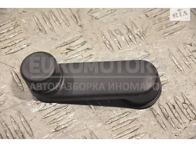 Ручка стеклоподъемника Renault Sandero 2007-2013 8200673745 18304