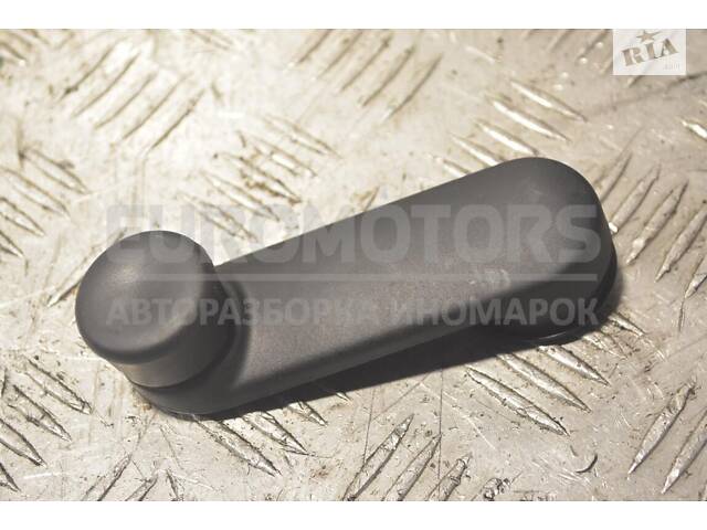 Ручка стеклоподъемника Renault Sandero 2007-2013 8200673745 25074