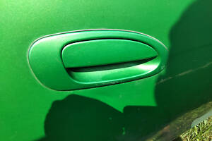 Ручка задней правой двери внешняя Mazda 323F BA
