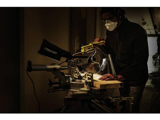 Ручная торцовочная пила с протяжкой по дереву STANLEY SM18 : 1800 Вт, глубина реза 92мм, круг 254 мм. - Фото 10