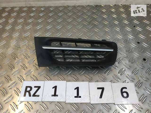 RZ1176 8200746097 радиаторная решетка R Renault (RVI) Megane 2 07- 44_02_03