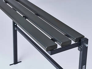 Садовая лавка Memory откидная из ПВХ на металлическом каркасе 1023х275мм. Граффитово чёрный