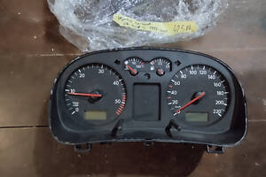 Щиток приборов Volkswagen Golf 4 1997-2004 000042586