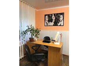 Здам місце під манікюр