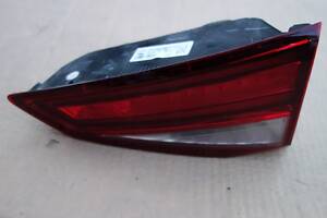 SEAT ATECA LAMPA W KLAPE PRAWY TŁ 575945308D