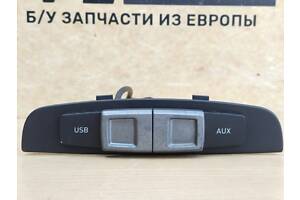 Seat Leon II 2009-2012 Разъем USB AUX панель 1P0035726A / 1P0857563