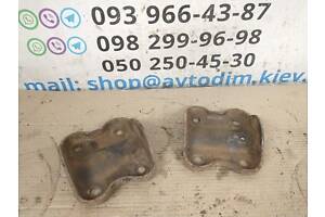 Седло задней рессоры 55054EB30A Nissan Navara D40 2005-2014