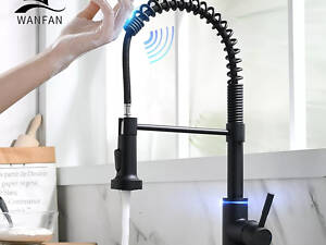 Сенсорний змішувач для кухонної раковини WanFan з висувним виливом, кухонний кран з температурним підсвічуванням