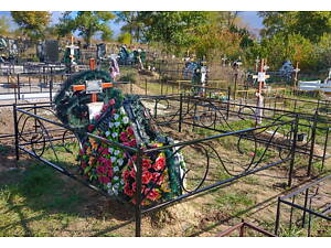 Огорожі на цвинтарі.'Броньовик' Дніпро.