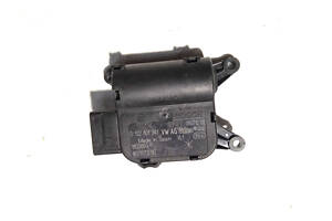 Шаговый двигатель печки 1K0907511B VW Caddy III 04-15, Golf VI 09-14, Tiguan 08-16, PASSAT B7 10-15, Jetta VI 10-18; AUD