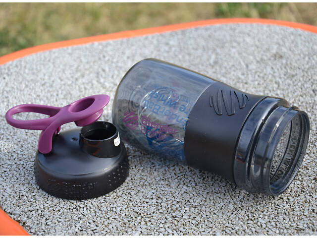 Шейкер спортивний (пляшка) BlenderBottle SportMixer Flip 20oz/590ml Black/Plum - Фото 9