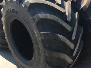 Шина на комбайн 900/60R32 Alliance 376 (176D,TL) STEEL BELTED