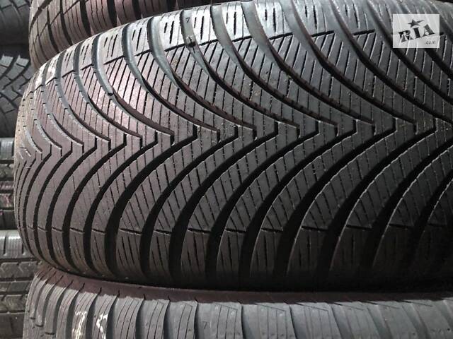 Шины всесезонные 225/55 18 Kumho Solus 4s комплект