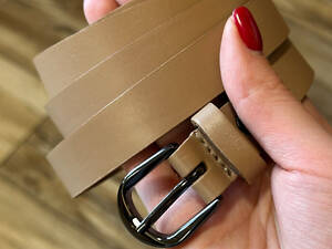 Шкіряний жіночий ремінь в бежевому кольорі 3334