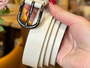 Шкіряний жіночий ремінь в білому кольорі 6231