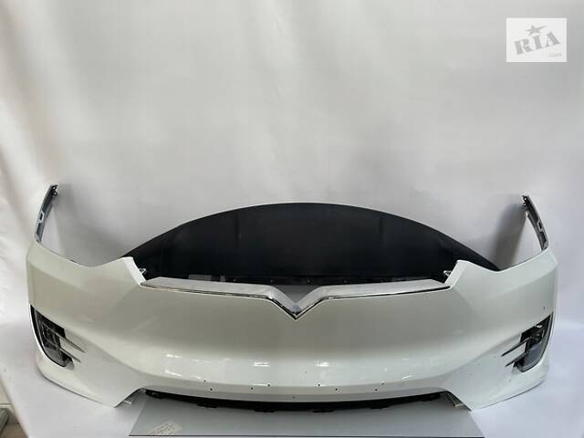 Передний бампер в комплектации Tesla model X