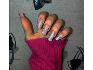 Шукаю моделей на манікюр