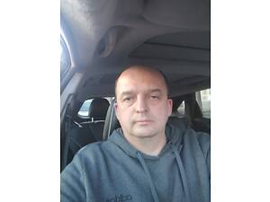 Шукаю роботу водія на своєму легковому авто