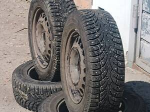 Шины зимние шипованные размер 195 65 r15 bridgestone Volkswagen Passat