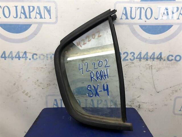 Скло дверей глухе задн. прав. SUZUKI SX4 06-13 84551-75KA0