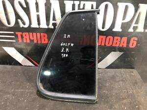 Скло двері заднє праве (форточка) Volkswagen Golf IV (хетчбек) 1J6845216D 1FR