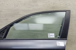 Скло стекло двері дверки передньої лівої BMW 1 E87 (2005-2011) 51337067791