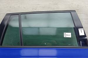 Скло стекло форточка двері дверки задньої правої Skoda Octavia 3 5E A7 Універсал (2012-2019)