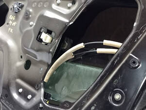 Подъемник стекла с мотором передний правый Nissan Rogue 14-80720-4BA1A