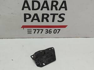 Скоба замка капота левая для Audi A4 Premium 2016-2019 (8W0823185B)