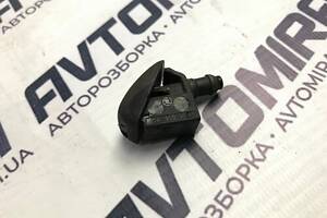 Форсунка омивача лобового стекла Skoda Fabia 2 2007-2014 5J0955985