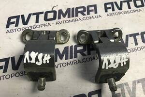 Петля кришки багажника Skoda Fabia 2 HB 2007-2014 5J0827301