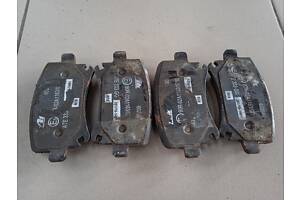 Комплект передних тормозных колодок Skoda Octavia A5 (2009-2013) 1K0698151F