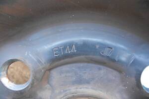 Skoda Renault Fiat Suzuki диск із гумою R15 6Jx15 4x100 DIA56.6 ET44