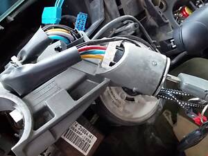 Складний та дрібний ремонт електроланцюгів автомобіля.