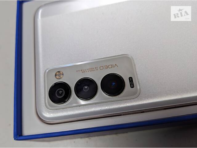 Смартфон для игр Tecno Camon 18p (CH7n) 8/128GB белый. Антуту выдает 333073 - Фото 4