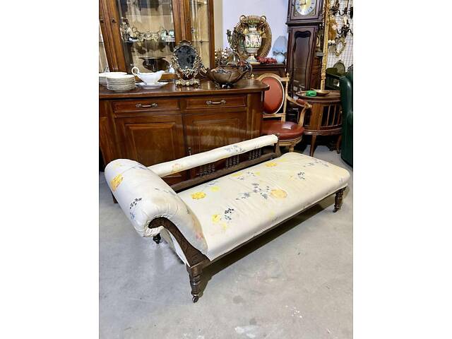 Софа. Італійська ?? Антикварна - кінець ХІХ - поч. ХХ ст. Ручна робота. Каркас горіховий, різьблений. На коліщатах. Обшивка за - Фото 3