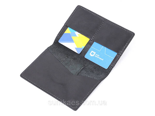 Сучасна шкіряна обкладинка на паспорт з утримувачем для Apple AirTag GRANDE PELLE 11622 Чорний - Фото 7