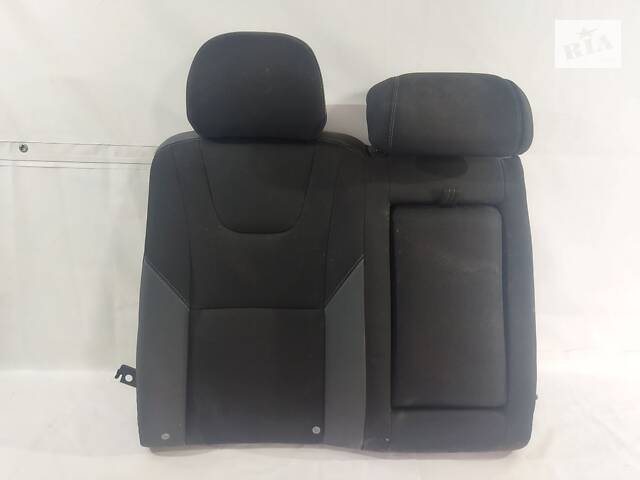 спинка заднего ряда сидений правая ● Volvo S60 `11-18