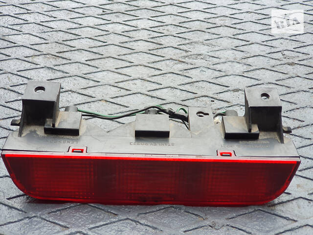 Середній стоп сигнал Mitsubishi Pajero Wagon IV - MR490840, MR490839