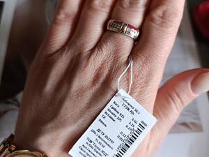 Серебряное кольцо с золотом, фианитами и красной эмалью размер 17; 18.5; 19.