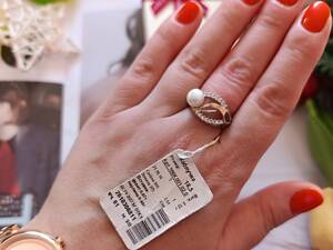 Серебряное кольцо с золотом, фианитами и жемчужиной размер 17; 17.5; 18.5