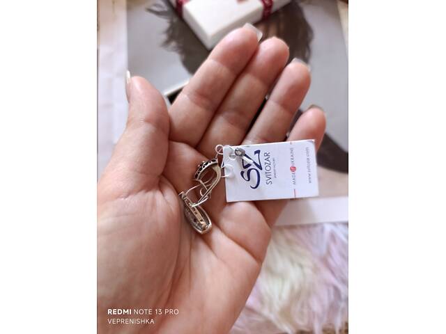 Серебряные серьги с золотом, фианитами и красной эмалью. - Фото 10