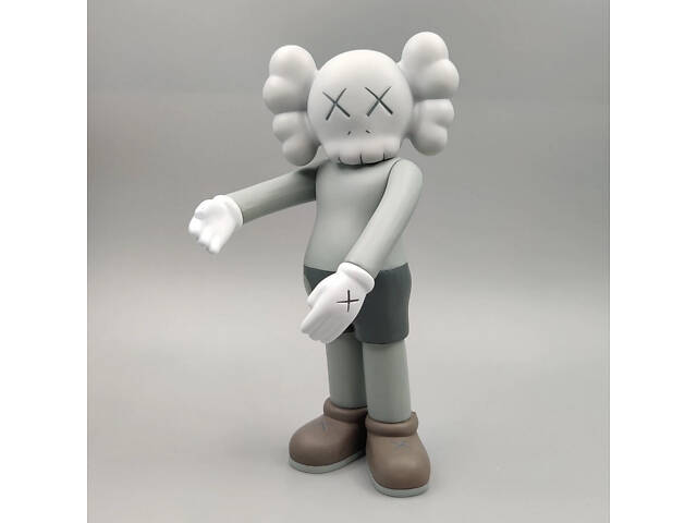 Статуэтка Kaws Companion серого цвета 18 см. Дизайнерская игрушка Кавс серый. Фигурка для интерьера медведь - Фото 2