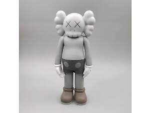 Статуэтка KAWS Companion серого цвета 18 см — дизайнерская фигурка для интерьера, коллекционная игрушка в стиле арт-той