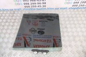 Скло дверей основне заднє праве 73400SCAA00 Honda CR-V 2 2002-2006