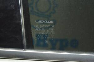 Скло дверей перед правим Lexus RX350 RX450h 10-15 (01) 68101-0E050
