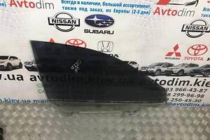 Скло дверей переднє праве 6810153051 Lexus IS 2005-2013