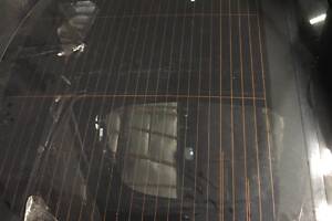 Стекло крышки багажника Tesla Model S Sr оригинал 6005898-00-J б.у