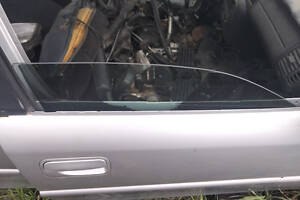 Стекло передней правой двери Opel Vectra B